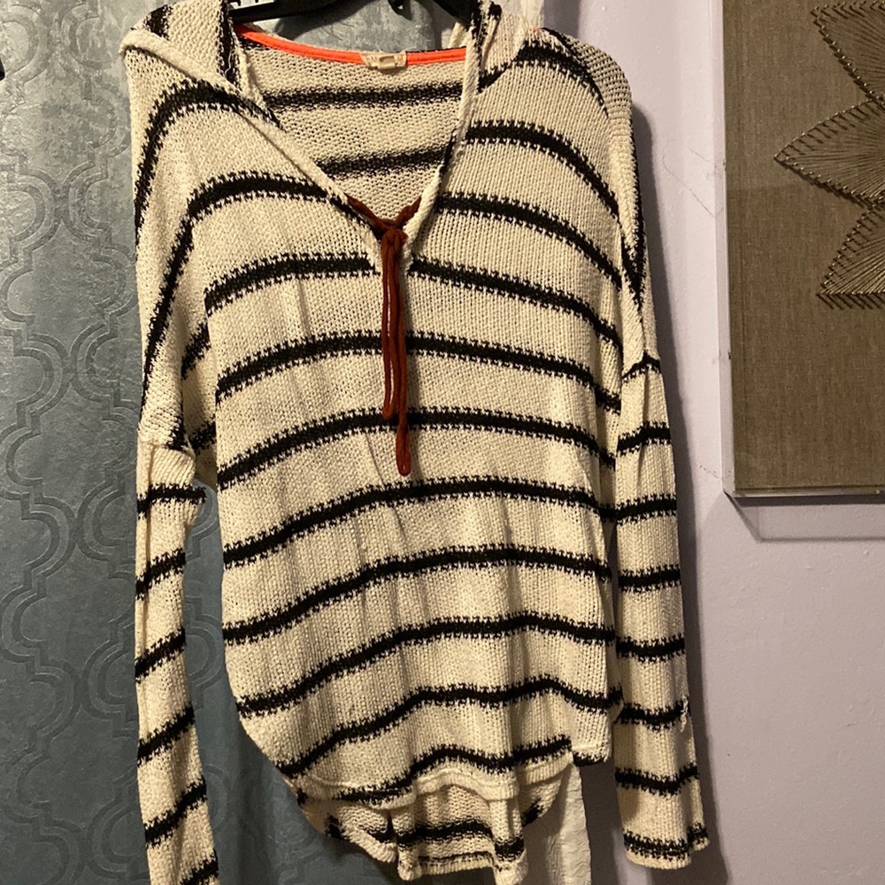 Knitted sweatshirt xL white with black stripes